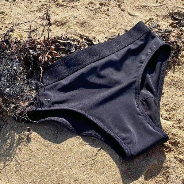 maillot de bain menstruel en gros plan