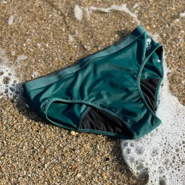 Maillot menstruel plage spécial gros flux de couleur verte